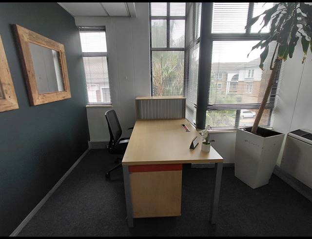 25.20M² OFFICE TO LET IN FOURWAYS